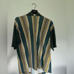 NOW AVAILABLE AT 2STIGO.THRIFT 🚨

HOODED T-SHIRT AVAILABLE FOR SIZE MEDIUM ‼️